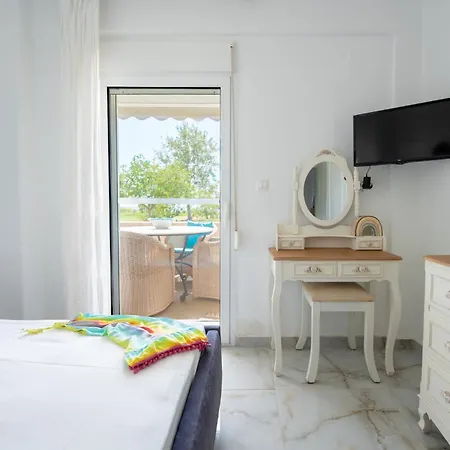 Di μare By Golden Host Apartament
